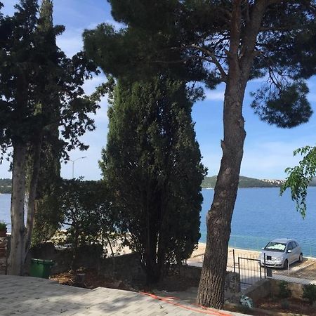 Cozy Place On The Beach Daire Trogir Dış mekan fotoğraf